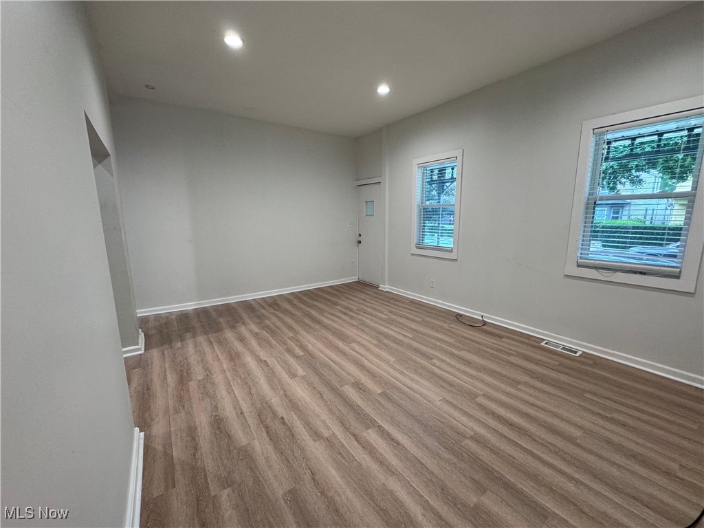 Cleveland, Ohio 44113, United States, 2 Bedrooms Bedrooms, ,1 BathroomBathrooms,Residential,Active,239304