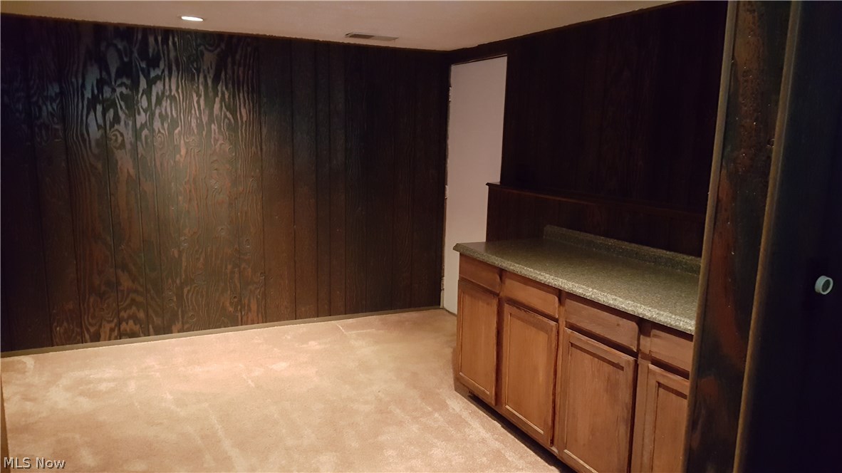 Ivy Manor - Residential