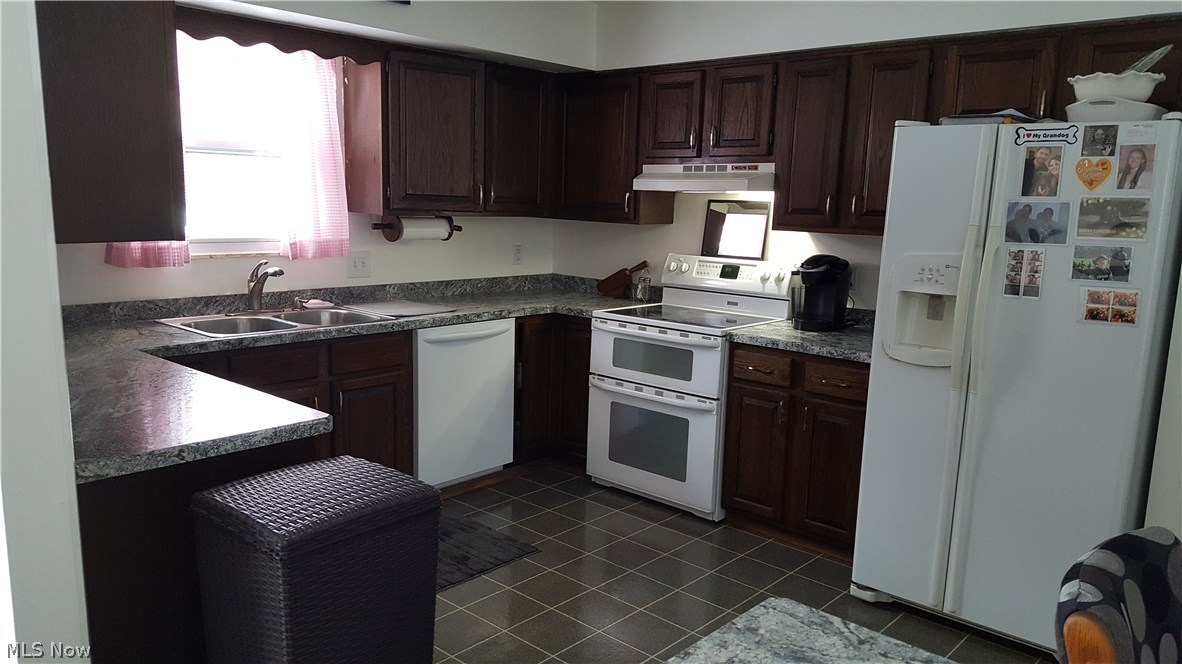 Ivy Manor - Residential