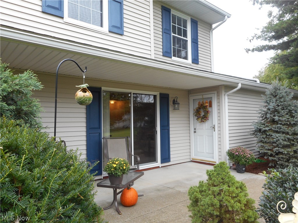 Fantastic 3 bedroom, 2 full bath condo in desirable Independence Place on a private setting and nice green space. You will be pleased to have a first floor bedroom and full bath! Updated kitchen with extra cabinets for storage and laundry area. Upstairs you will enjoy 2 spacious bedrooms with ample closet space and the 2nd full bath. Updates include: kitchen cabinets, counters, flooring and appliances (2011); Furnace/CA (2016); Washer/dryer (2017); 2nd floor bathroom updates - vanity/granite; siding/roof (2012), all windows replaced (2003); and garage door opener (2018). Nice attached garage (just in case for winter) with pull down storage. Home warranty offered for peace of mind.
