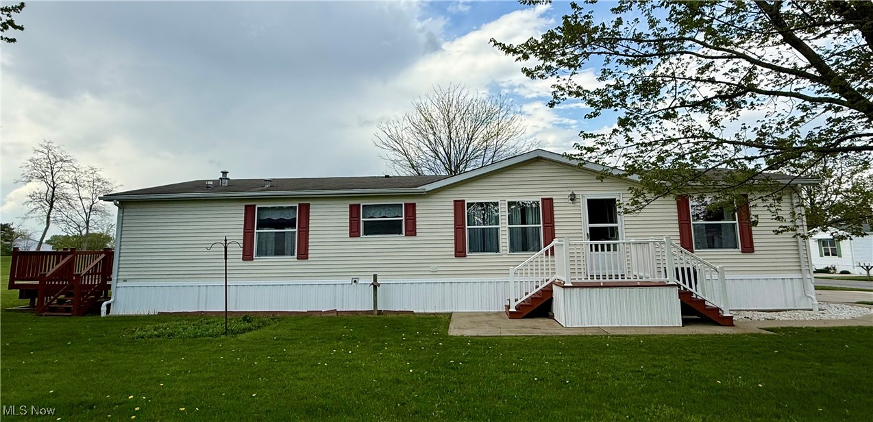 3017 Robinwood Drive, Warren, Ohio image 1