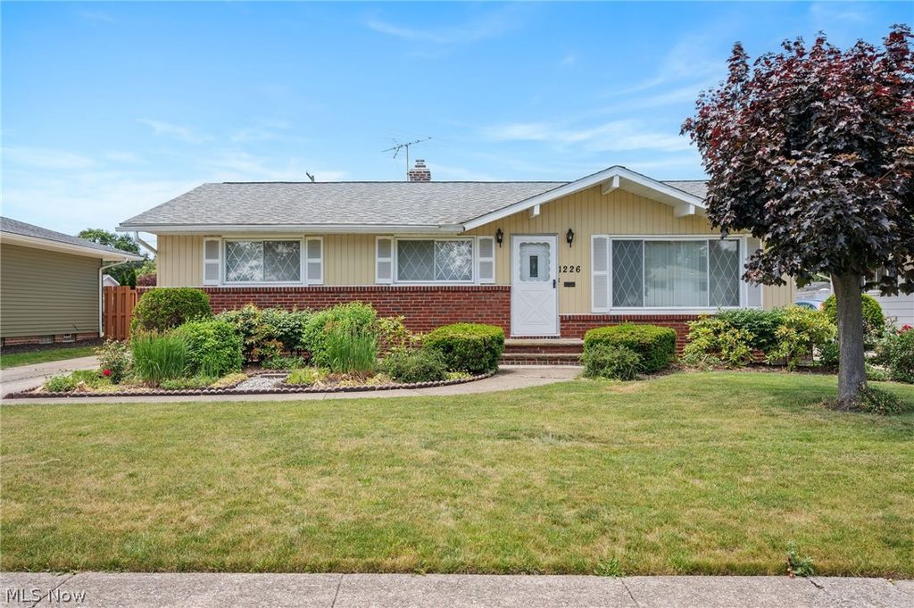 Photo of 1226 Golden Gate Boulevard, Mayfield Heights, OH 44124 (MLS # 5218704)