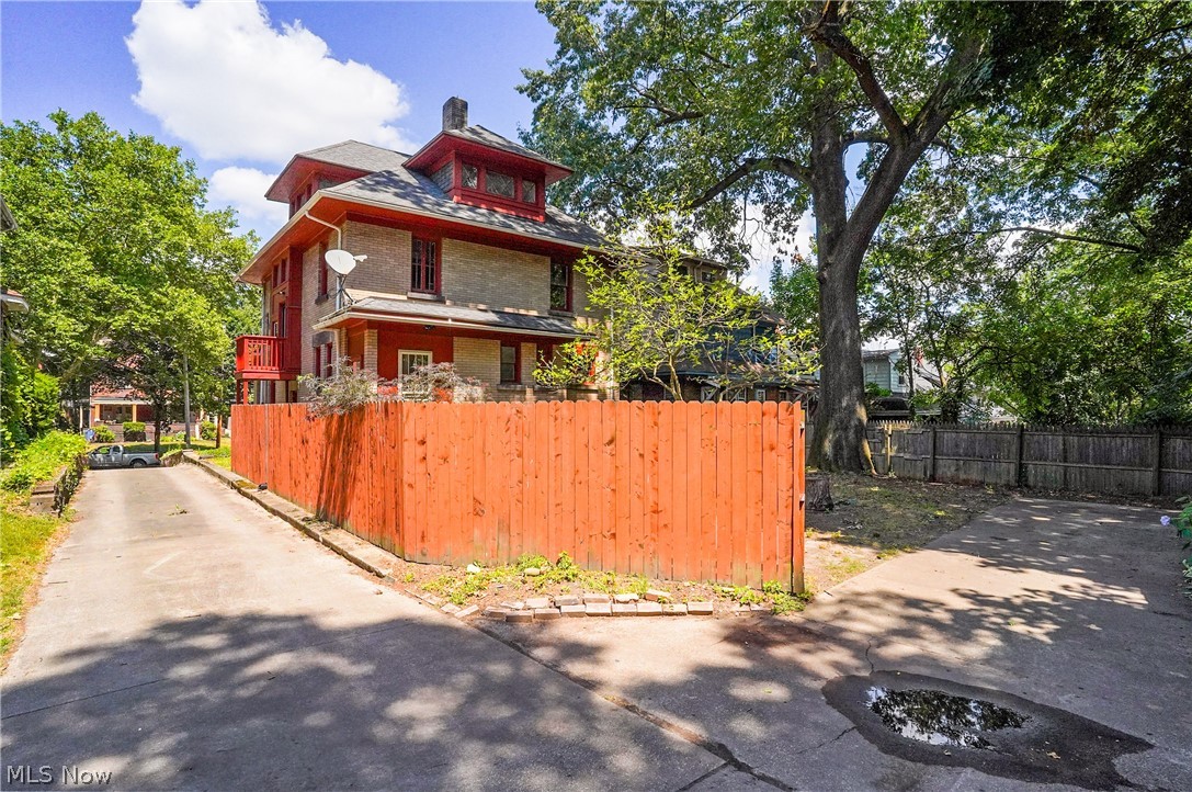 Hall Park - Residential