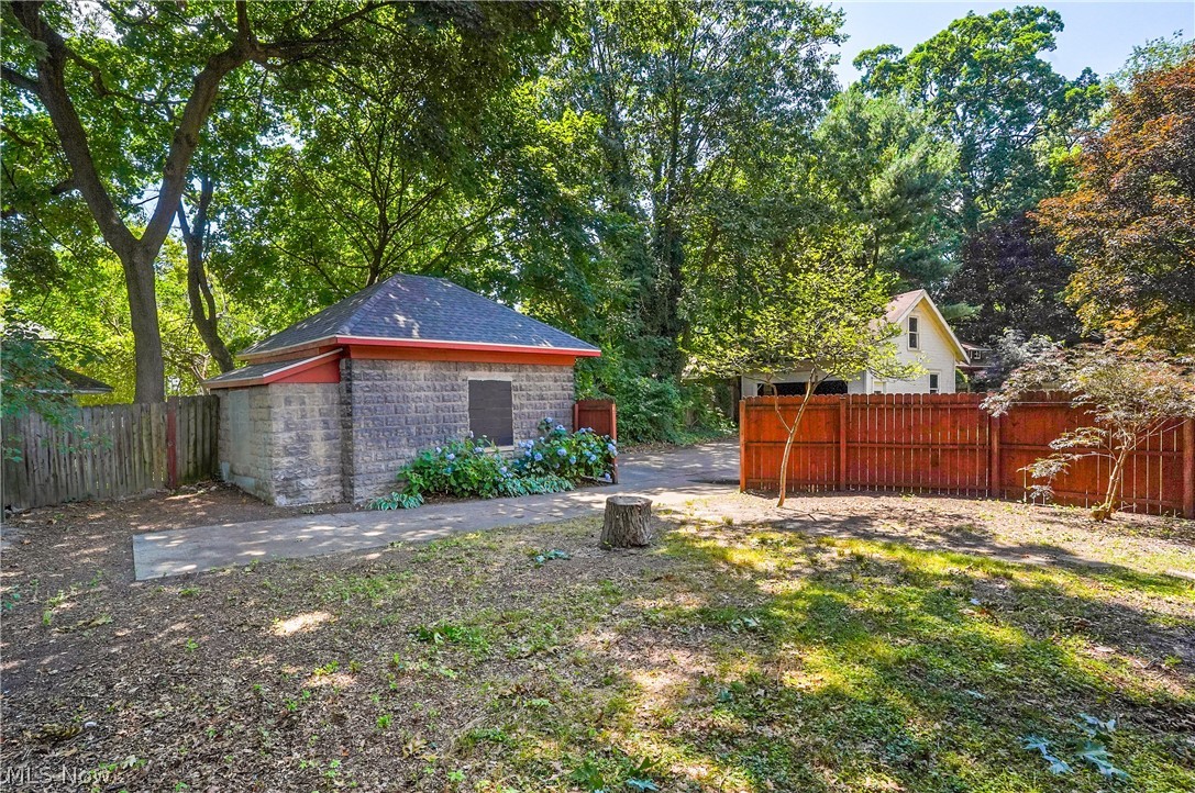 Hall Park - Residential