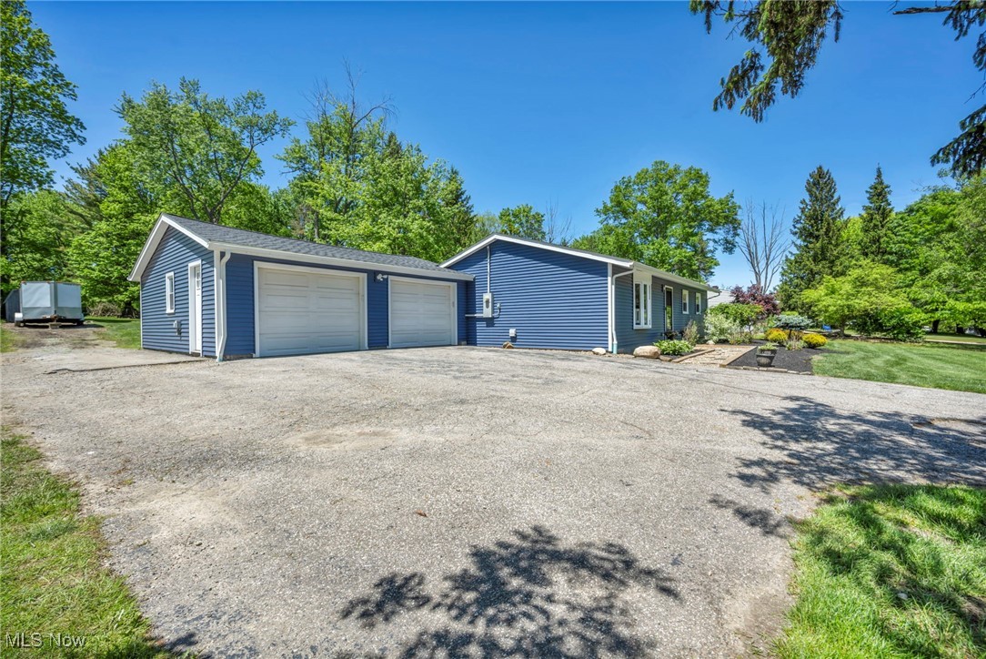 13014 Cherry Lane, Chesterland, Ohio image 3