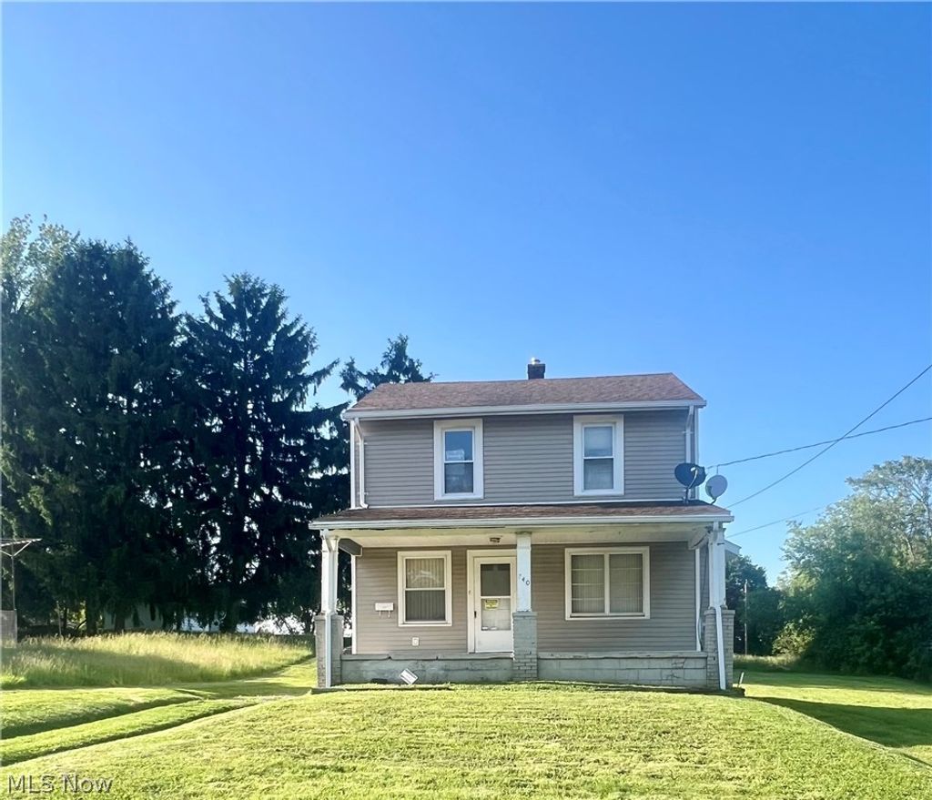 Photo of 740 E Philadelphia Avenue, Youngstown, OH 44502 (MLS # 5210121)
