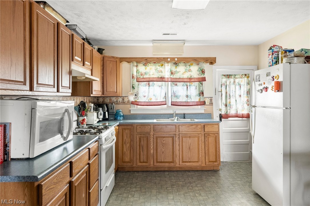 Belmont Manor - Residential