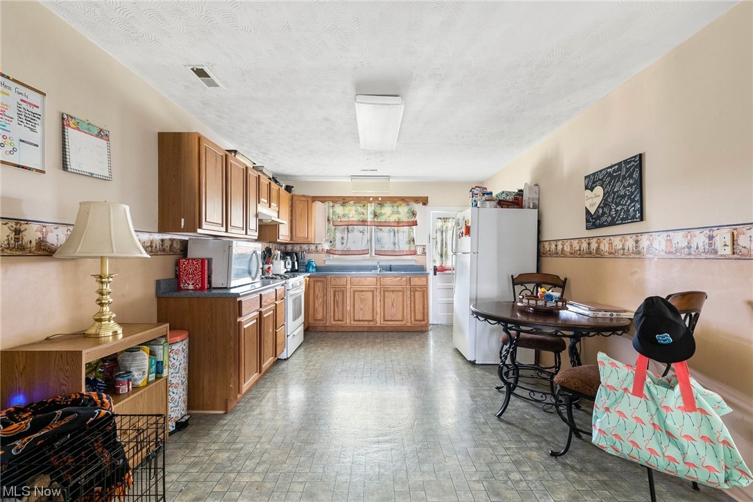 Belmont Manor - Residential