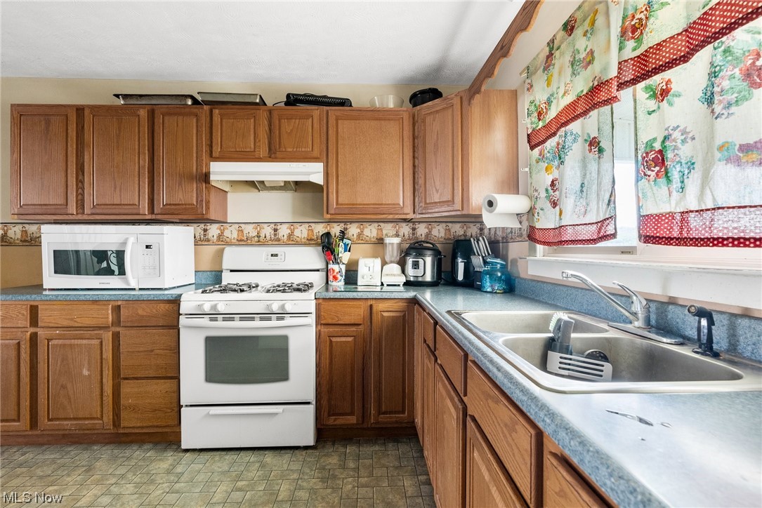 Belmont Manor - Residential