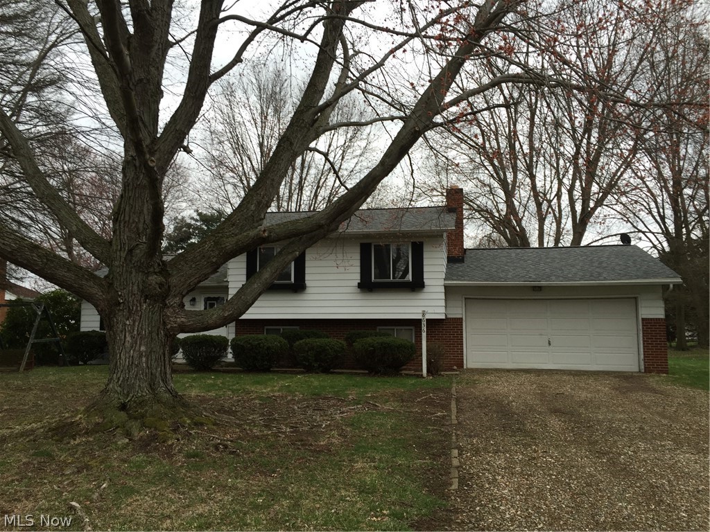 Cozy country split-level with 3 large bedrooms including a master's suite, 1.5 baths, large living room and over-sized family room with wood burner fireplace. Plenty of room to spare in this 1,560 sq. ft. immaculate home with separate laundry and updated kitchen on a half
acre lot complete with lovely patio overlooking spacious backyard. Two car garage and large storage barn provide ample storage with room to spare. Don't miss seeing this home!