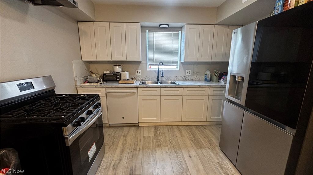 Photo of 1192 Atwood Drive, Cleveland, OH 44108 (MLS # 5213291)