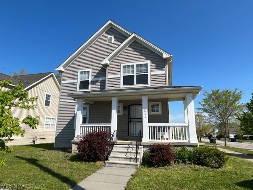 Newer construction in the Central neighborhood, quiet one way street!