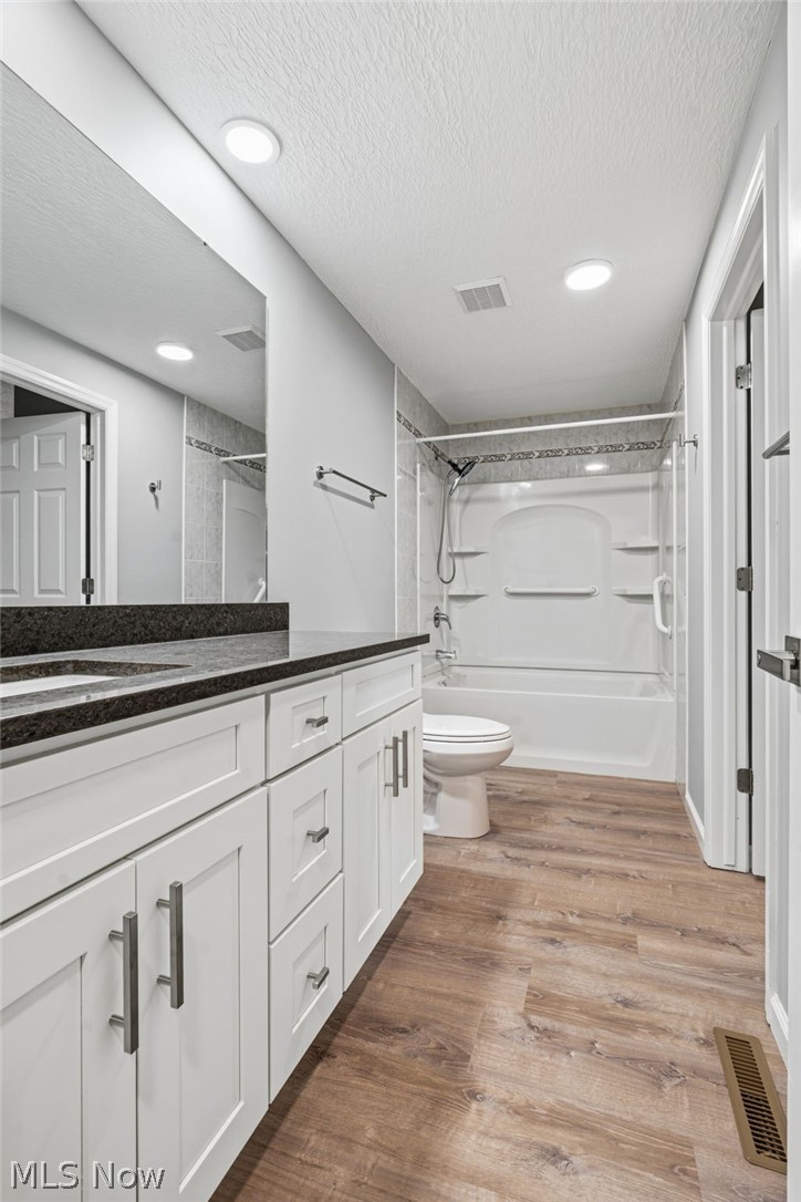 Villas At Kings Creek Condo - Residential