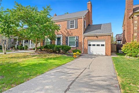 1532 Parkwood Road Lakewood OH 44107