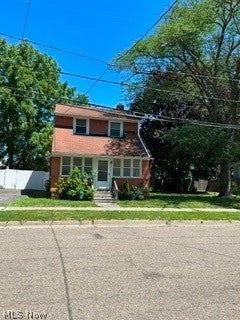 Homes For Sale - 1113 Santee Avenue<br/> Akron, OH 44306