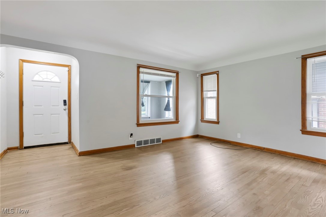 9611 Mccracken Road, Garfield Heights, Ohio image 7