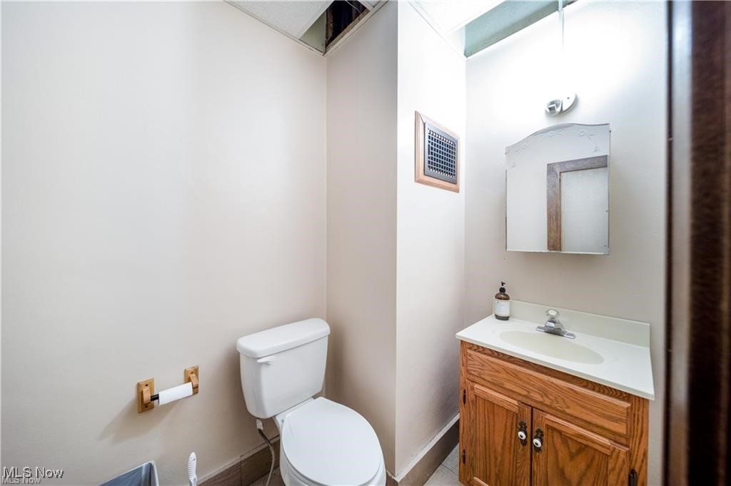 Geneva Sec 02 - Commercial Lease