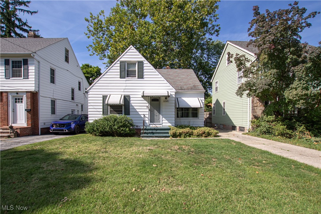 3709 Woodridge Road, Cleveland Heights, Ohio image 1