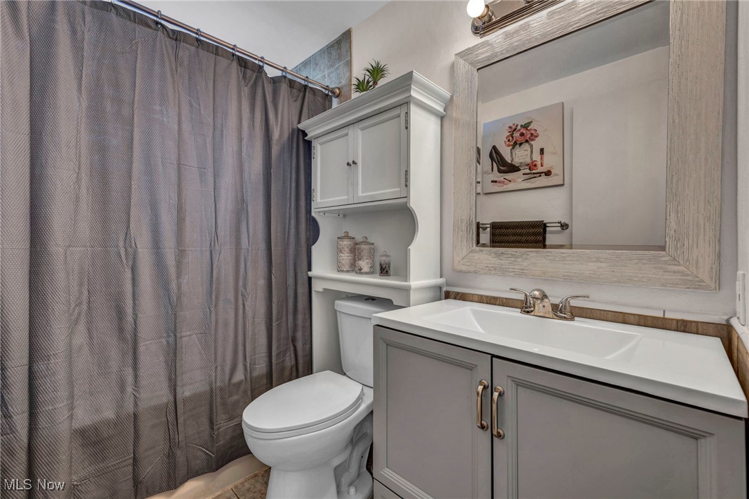 3511 Kneirim Drive, Lorain, Ohio image 36