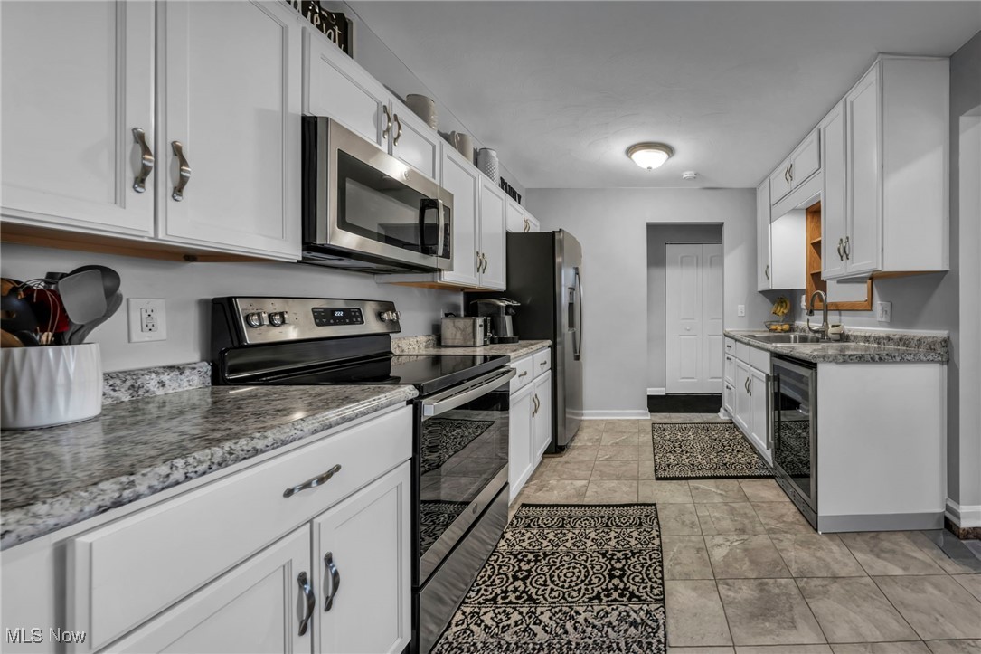 3511 Kneirim Drive, Lorain, Ohio image 16