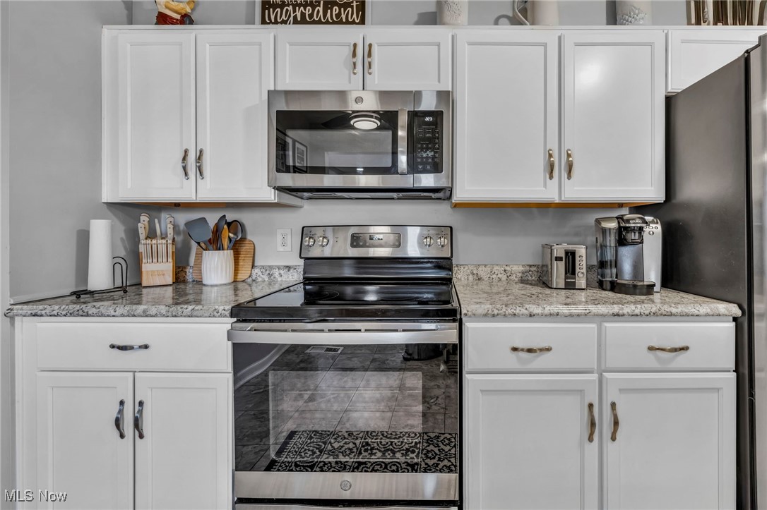 3511 Kneirim Drive, Lorain, Ohio image 18