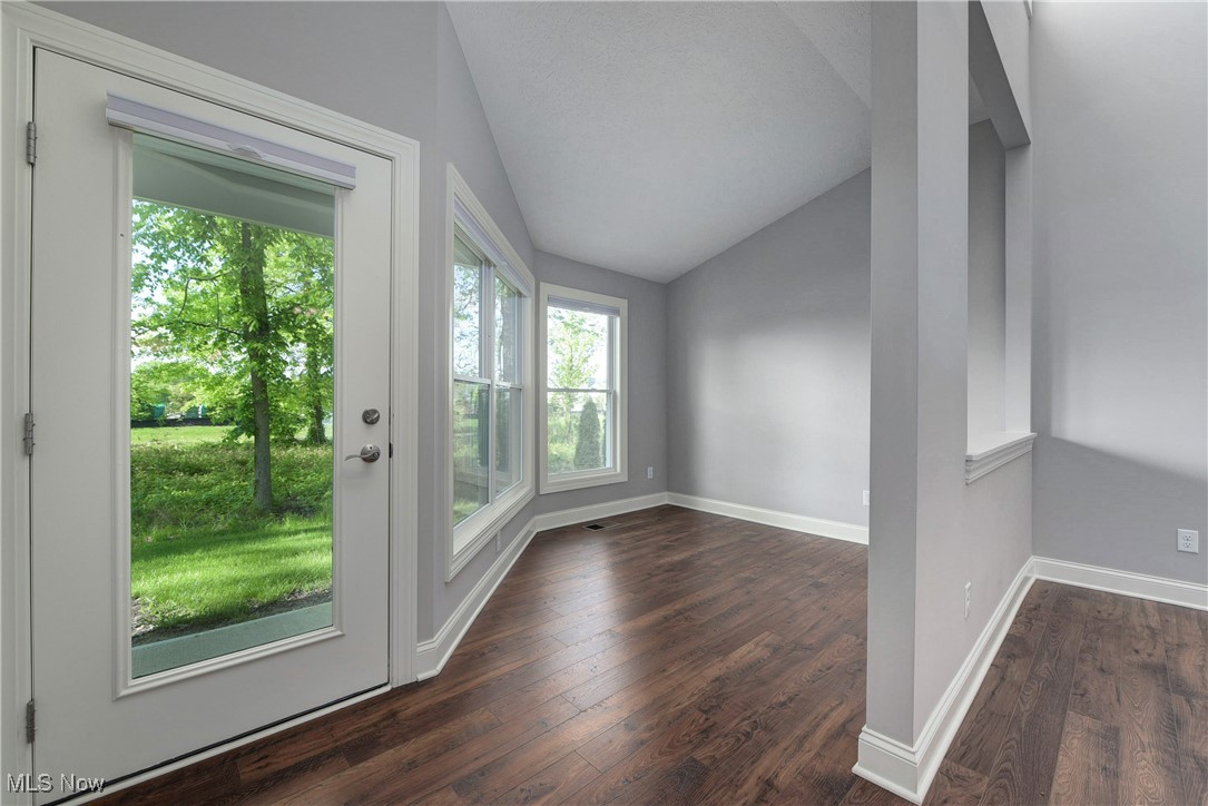 32021 Tuscan Lane #15, Avon Lake, Ohio image 12