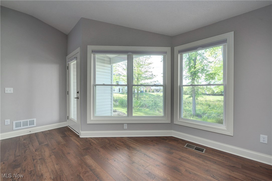 32021 Tuscan Lane #15, Avon Lake, Ohio image 14