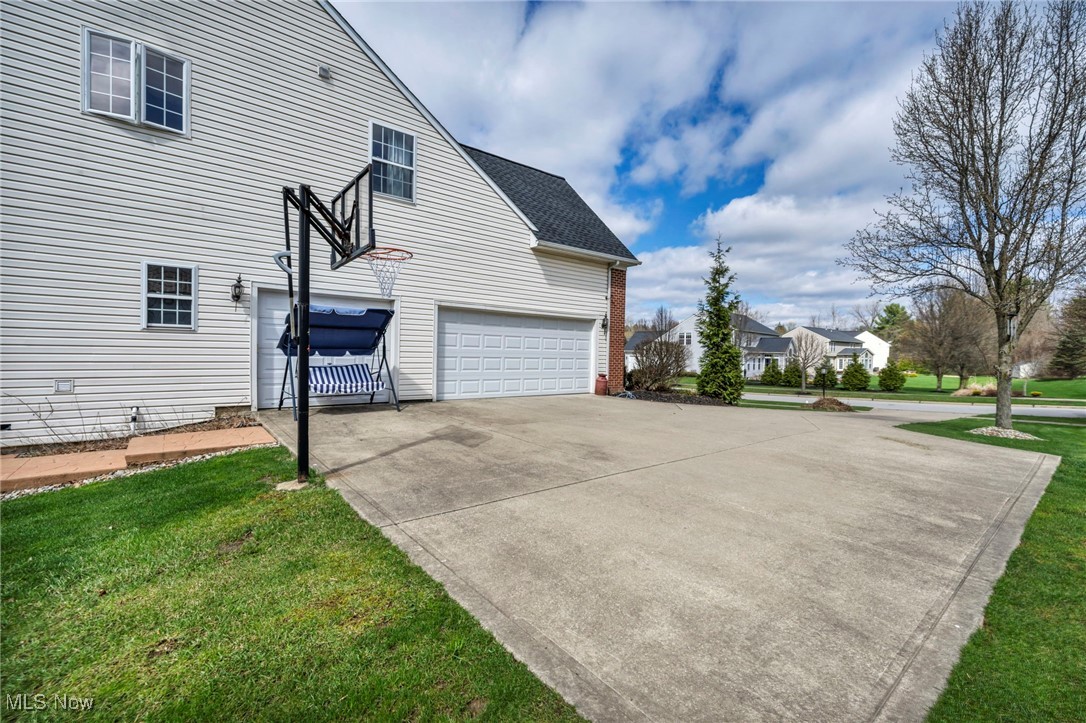 10841 Silver Tree Trail, North Royalton, Ohio image 28