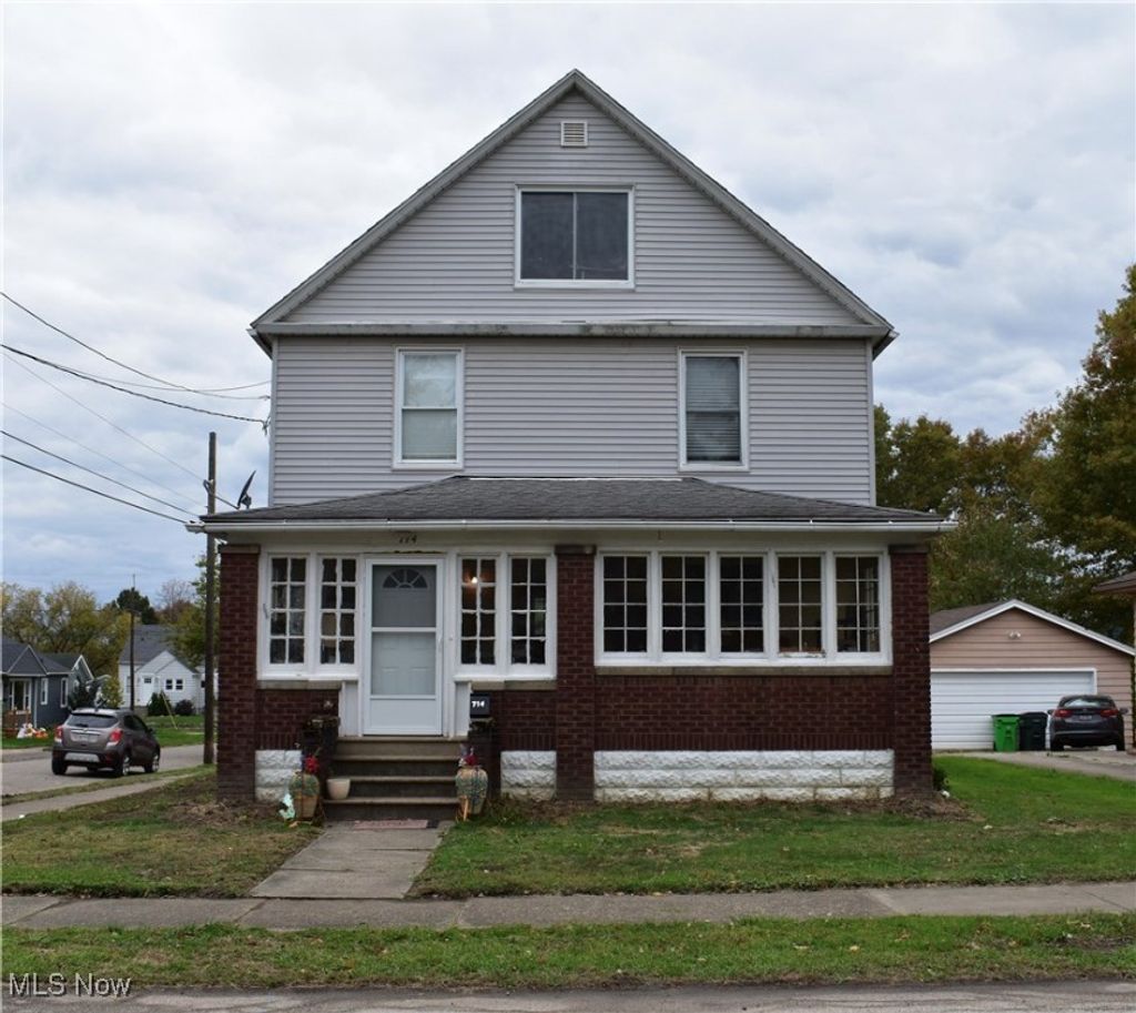 Photo of 714 Orchard Avenue, Barberton, OH 44203 (MLS # 5166115)