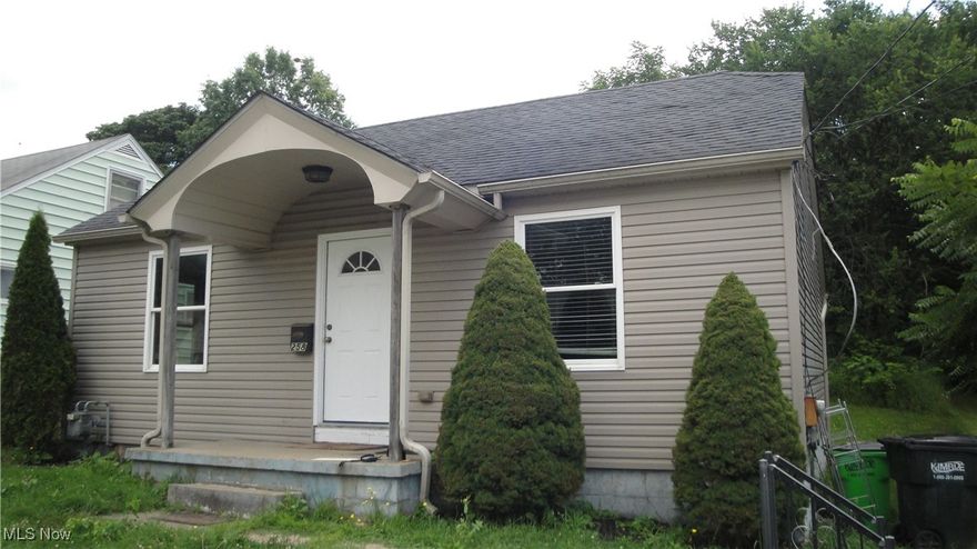 recently remodeled,new gas furnace in 2015, water heater in 2019. oak cabinetry in kitchen and bath, oak interior doors, windows updated in 2015. roof has dimensional shingles. walk to shopping center, ball fields