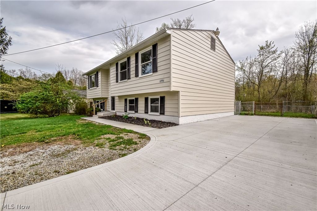 Photo of 6996 Roe Boulevard, Madison, OH 44057 (MLS # 5203747)