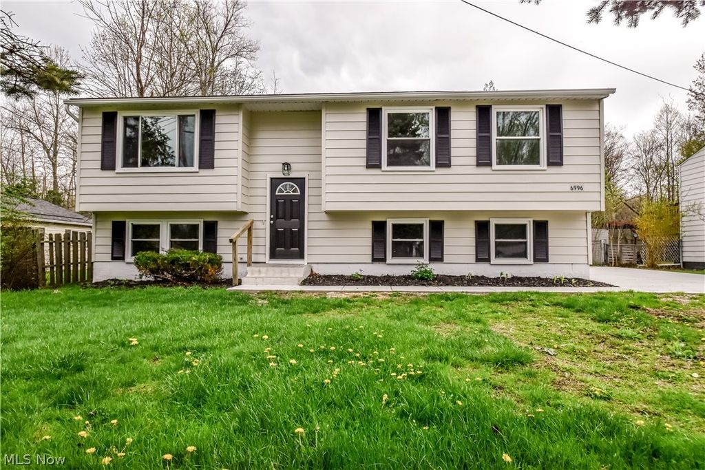 Photo of 6996 Roe Boulevard, Madison, OH 44057 (MLS # 5203747)