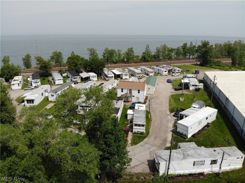 Beautiful mobile home park close to the Lake! Easy maintenance! Additional units are available for rental!