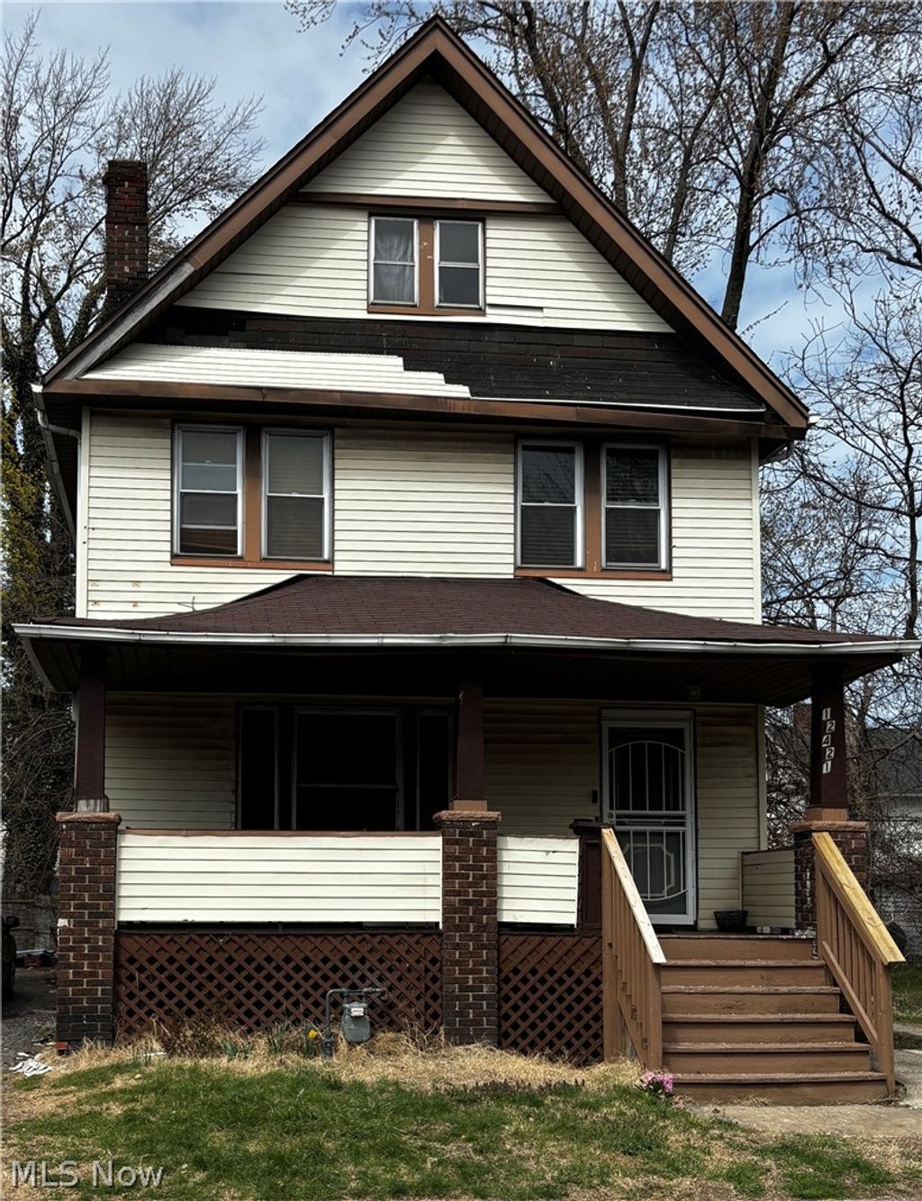 Photo of 12421 Maple Avenue, Cleveland, OH 44108 (MLS # 5222696)