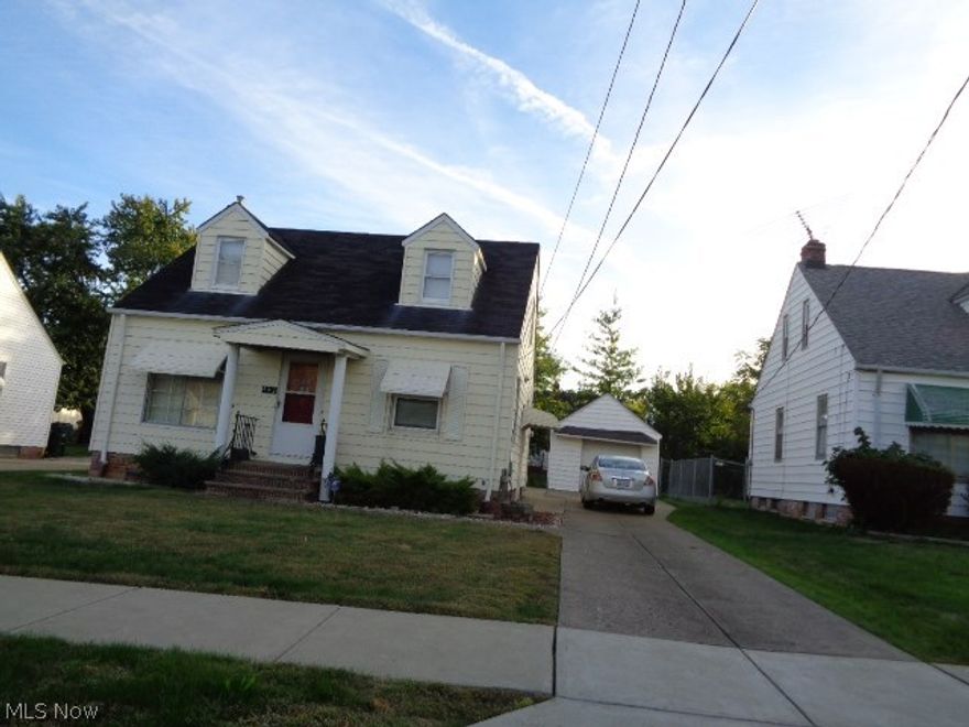3 BR, 1 BATH HOME  with a 1 car garage