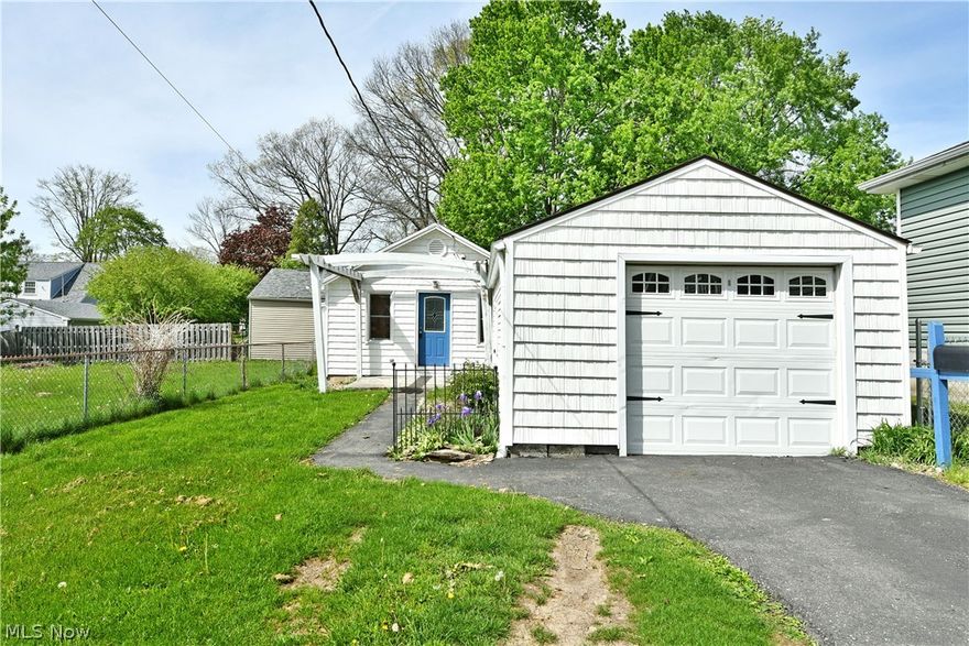 Whether you are looking to stop paying rent and start building equity, or you’re an investor seeking to add a rental in a premier school district, this 2 bedroom, 1 bath ranch delivers! Welcome to 190 Meadowbrook Ave located in the heart of Boardman. This home sits deep into the lot and offers true 1 floor living! A living room with updated flooring greets you as you enter. The kitchen is outfitted with black appliances and they remain with the home. Just beyond you will find the laundry and utility room as well as access to the back of the home. 2 bedrooms fill out the rear of the floorplan, including one with a walk-in style closet. What are you waiting for? Call today for your personal tour! **Updates: Roof 2022, HWT 2024, Driveway 2023, Living Room Subfloor and LVT 2021.