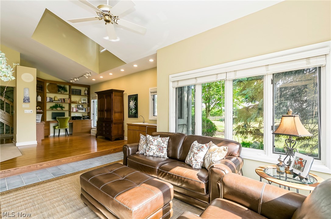 Refuges Lands - Residential