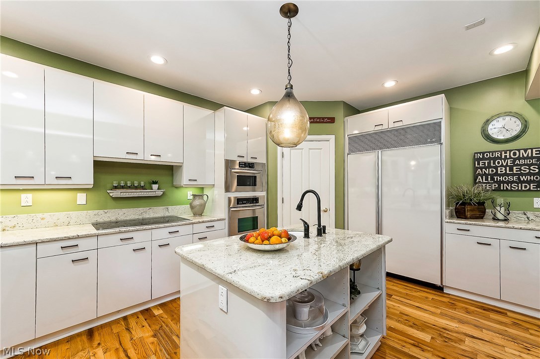 Refuges Lands - Residential