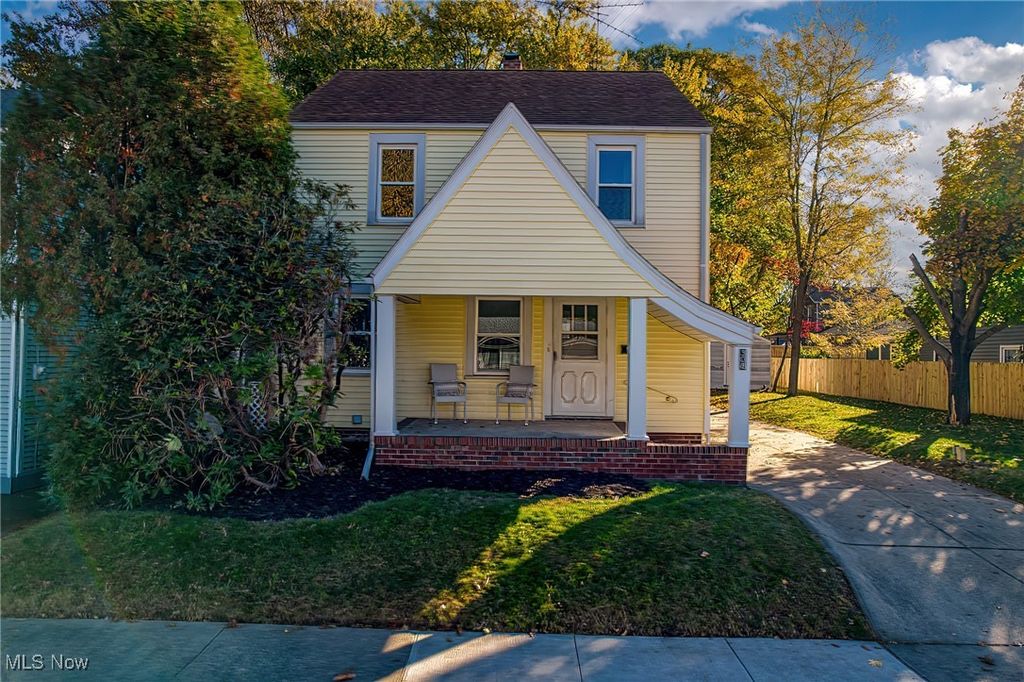 Photo of 308 Superior Street, Louisville, OH 44641 (MLS # 5168379)