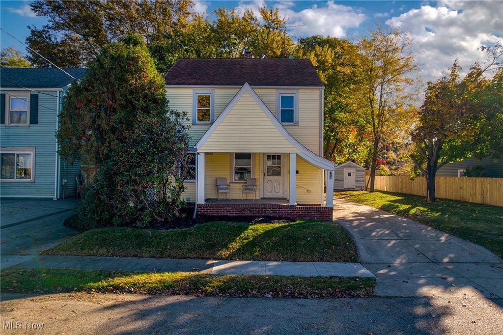 Photo of 308 Superior Street, Louisville, OH 44641 (MLS # 5168379)