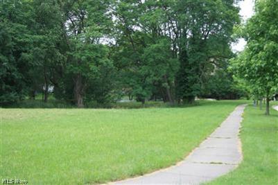 Lighton on Main - Land