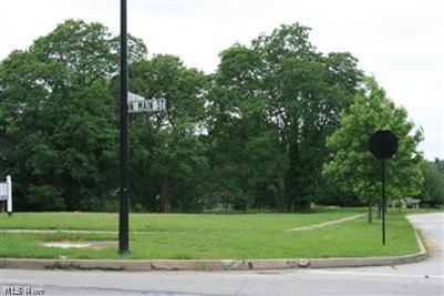 Lighton on Main - Land