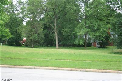 Lighton on Main - Land