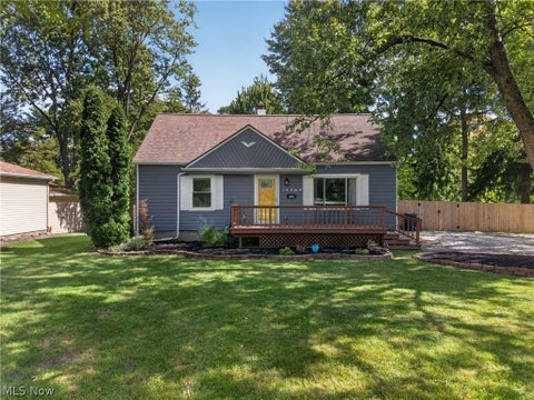 Homes For Sale - 14269 Niagara Drive<br/> Strongsville, OH 44136