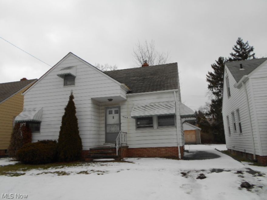 Single family home in Maple Heights with bright filled living room, 2 spacious bedrooms, and a kitchen with hardwood floors throughout. 2 car detached. Close to shopping, school, and transportation. This is a Freddie Mac Homesteps  property being sold "As-Is". This property is eligible under the Freddie Mac First Look Initiative through 02/24/2015.Proof of funds/Pre-qual required with offers.