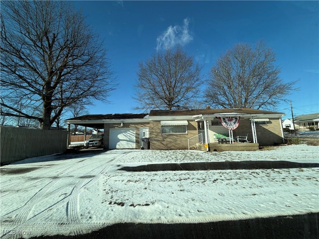 Photo of 1237 Ivanhoe Avenue, Youngstown, OH 44502 (MLS # 5183749)