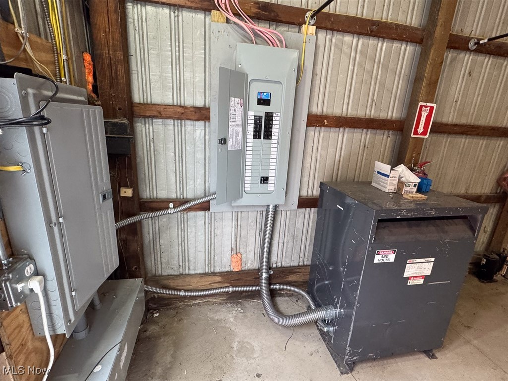 Akron 10 - Commercial Sale