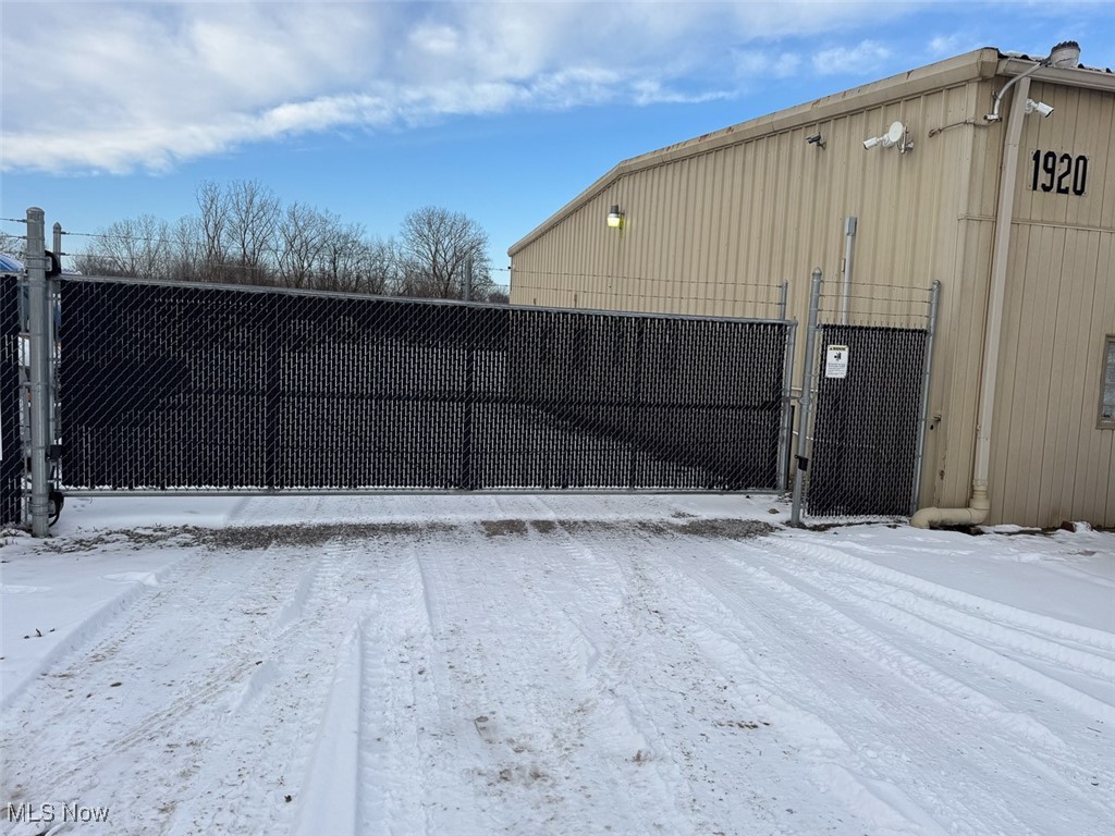 Akron 10 - Commercial Sale