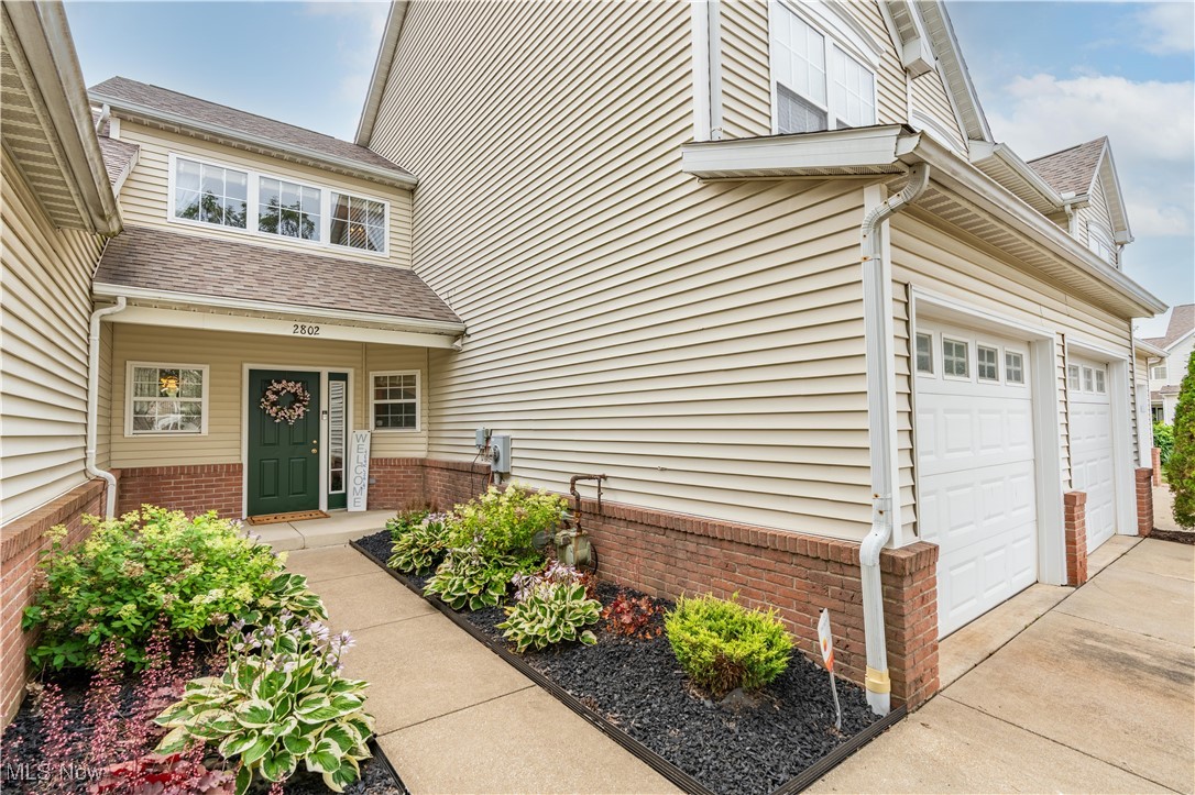 Welcome to this beautifully maintained 3-bedroom, 3-bath condo in the highly desirable Green School District. Offering the perfect balance of comfort and convenience, this home features vaulted ceilings that flood the living space with natural light, creating a warm and inviting atmosphere. Inside, you’ll find a spacious open-concept layout that seamlessly connects the living room, dining area, and kitchen—ideal for both everyday living and entertaining guests. The bathrooms have been tastefully updated with modern finishes, adding a fresh, contemporary touch to the home. Enjoy the benefits of maintenance-free exterior living, giving you more time to relax and less time on upkeep. Whether you’re a first-time buyer, downsizing, or simply seeking a low-maintenance lifestyle, this move-in ready condo is designed to fit your needs.