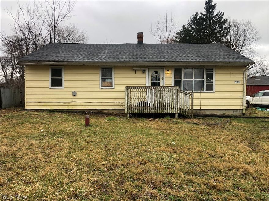 Calling investors, cash buyers, and handymen! This house needs some fixing up but has great potential. With 2 bedrooms, 1 full bathroom, and a detached garage it provides plenty of opportunity. Whether you're looking to fix things up for yourself or rehab for your next cash flowing property, it's waiting for you to bring out the full potential.